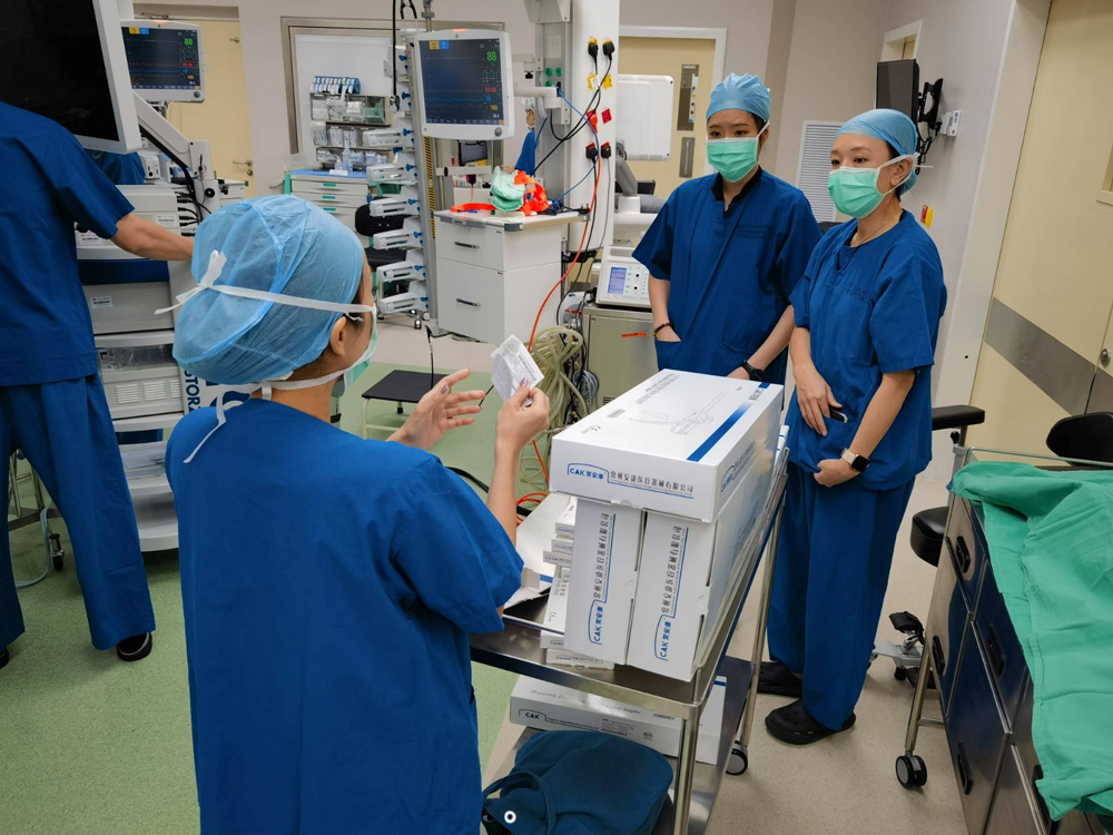 Successful Thoracic Surgery on Middle Eastern Refugee at Hospital Serdang with CAK Endoscopic Staplers